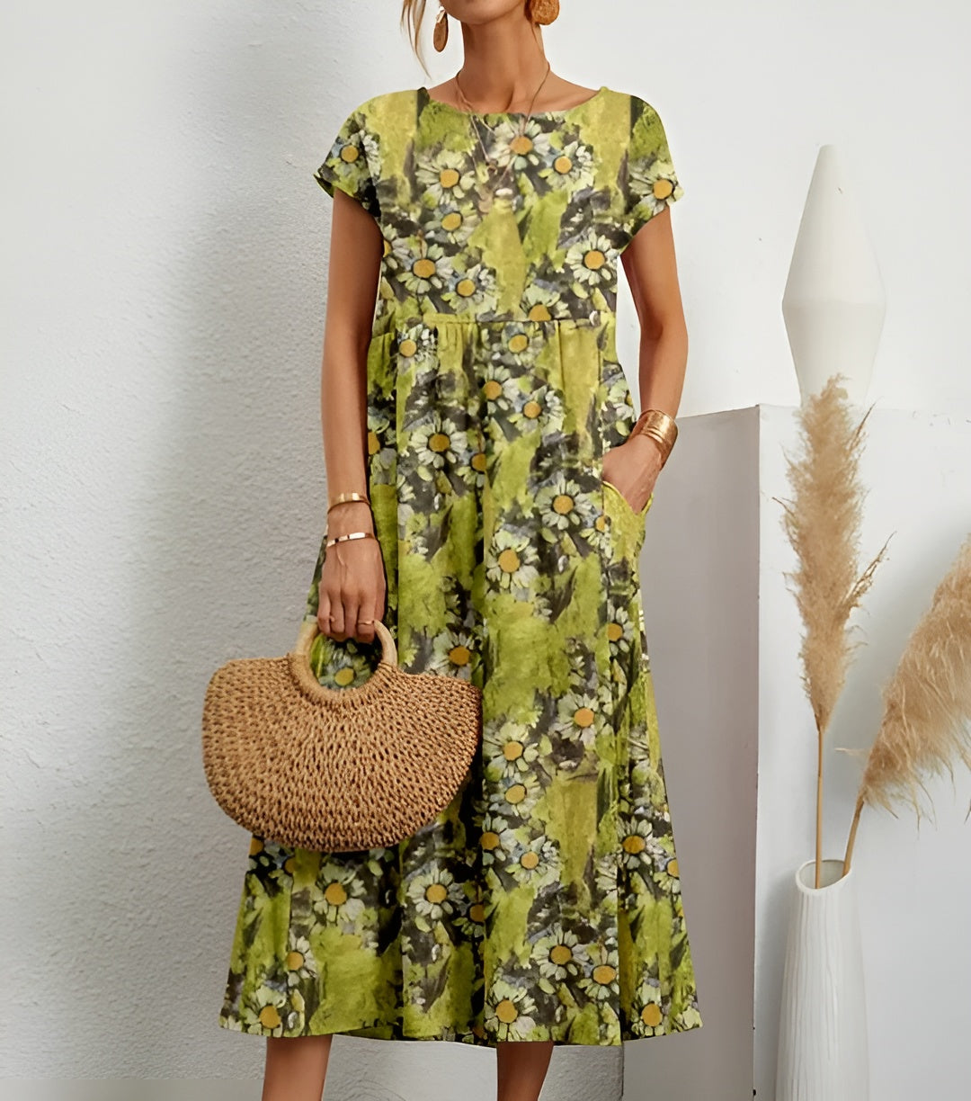 Lehká letní šaty s květinovým vzorem